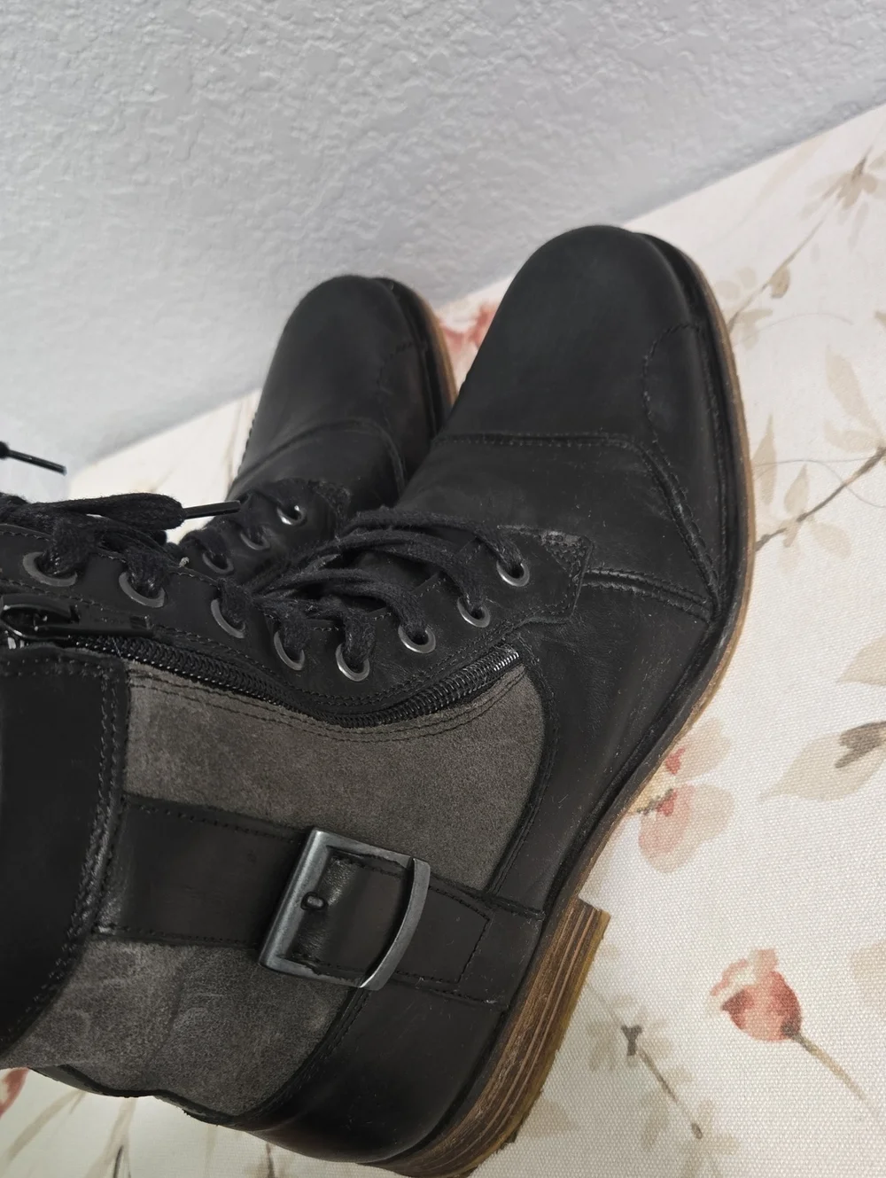 Steve Madden Leather Shoes Lace Up Style